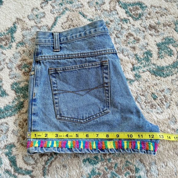 Vintage 90s Kid No Boundaries Rainbow Trim Denim Jean Shorts Juniors Boho Size 8 - Picture 4 of 5